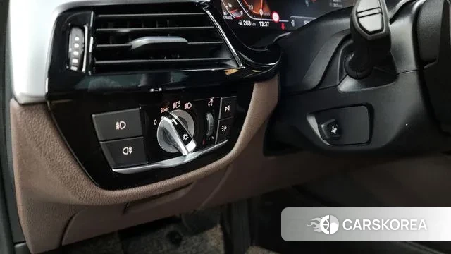 BMW 5 Series (G30) id 3017896 из Кореи 7