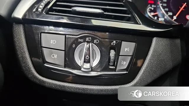 BMW 5 Series (G30) id 3055780 из Кореи 7