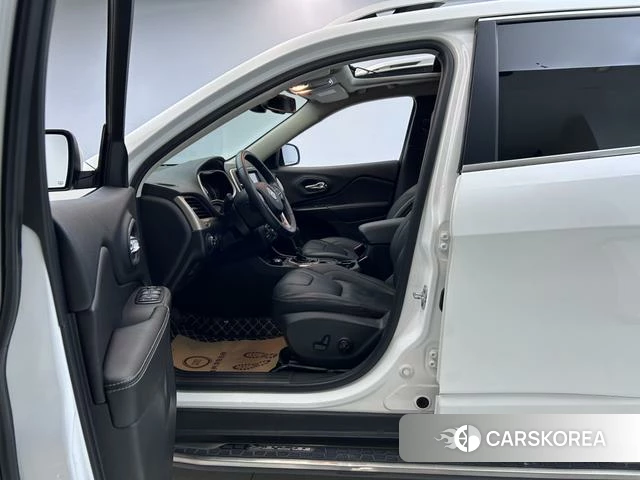 Jeep Free light id 4216893 из Китая 7