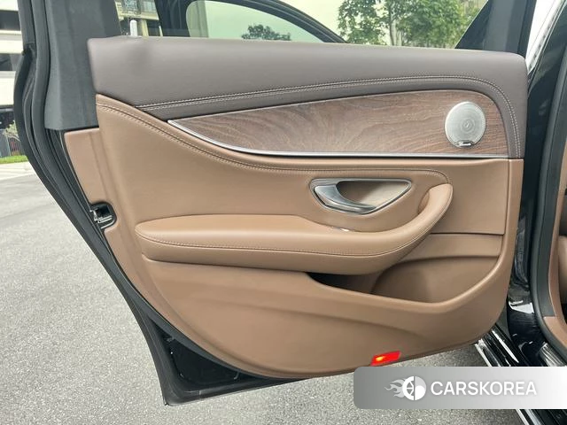 Mercedes-Benz E-class id 4263652 из Китая 7