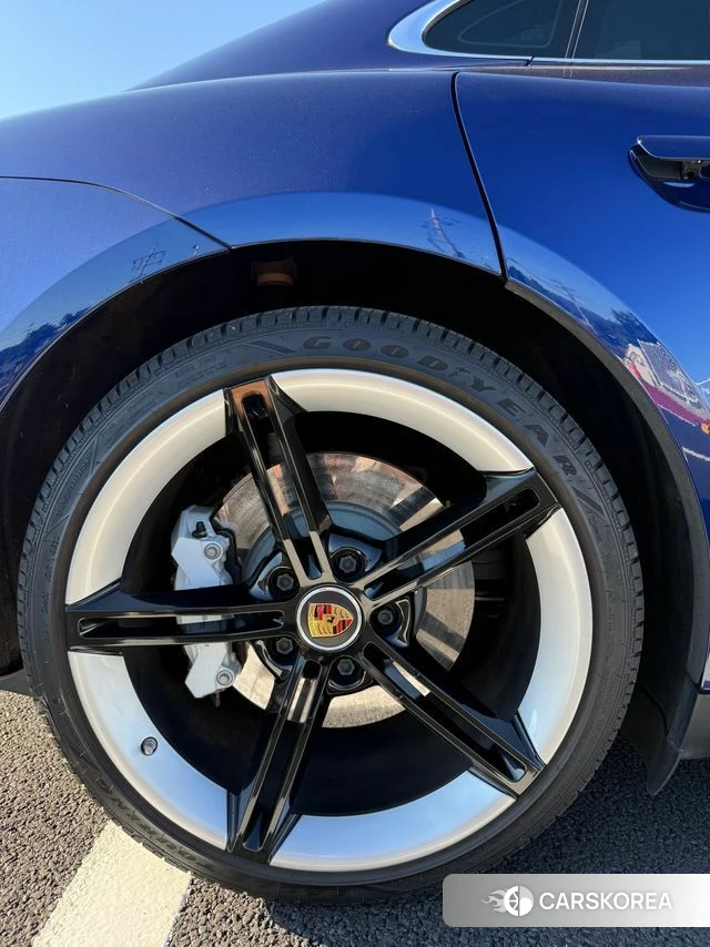 Porsche Taycan id 4842548 из Кореи 7