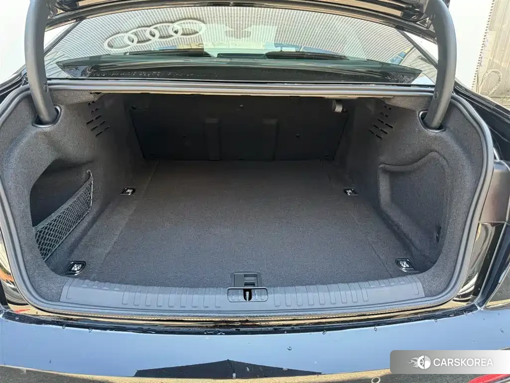 Audi A6L id 4546562 из Китая 7