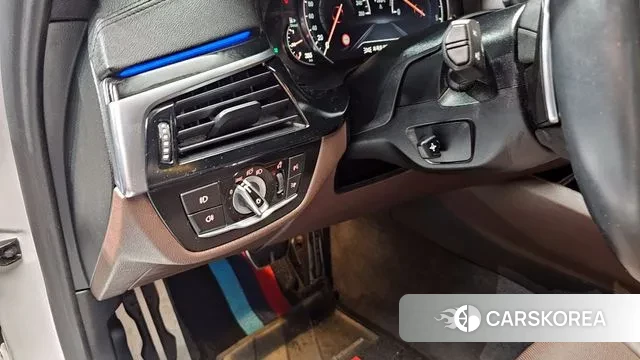 BMW 5 Series (G30) id 3050487 из Кореи 7