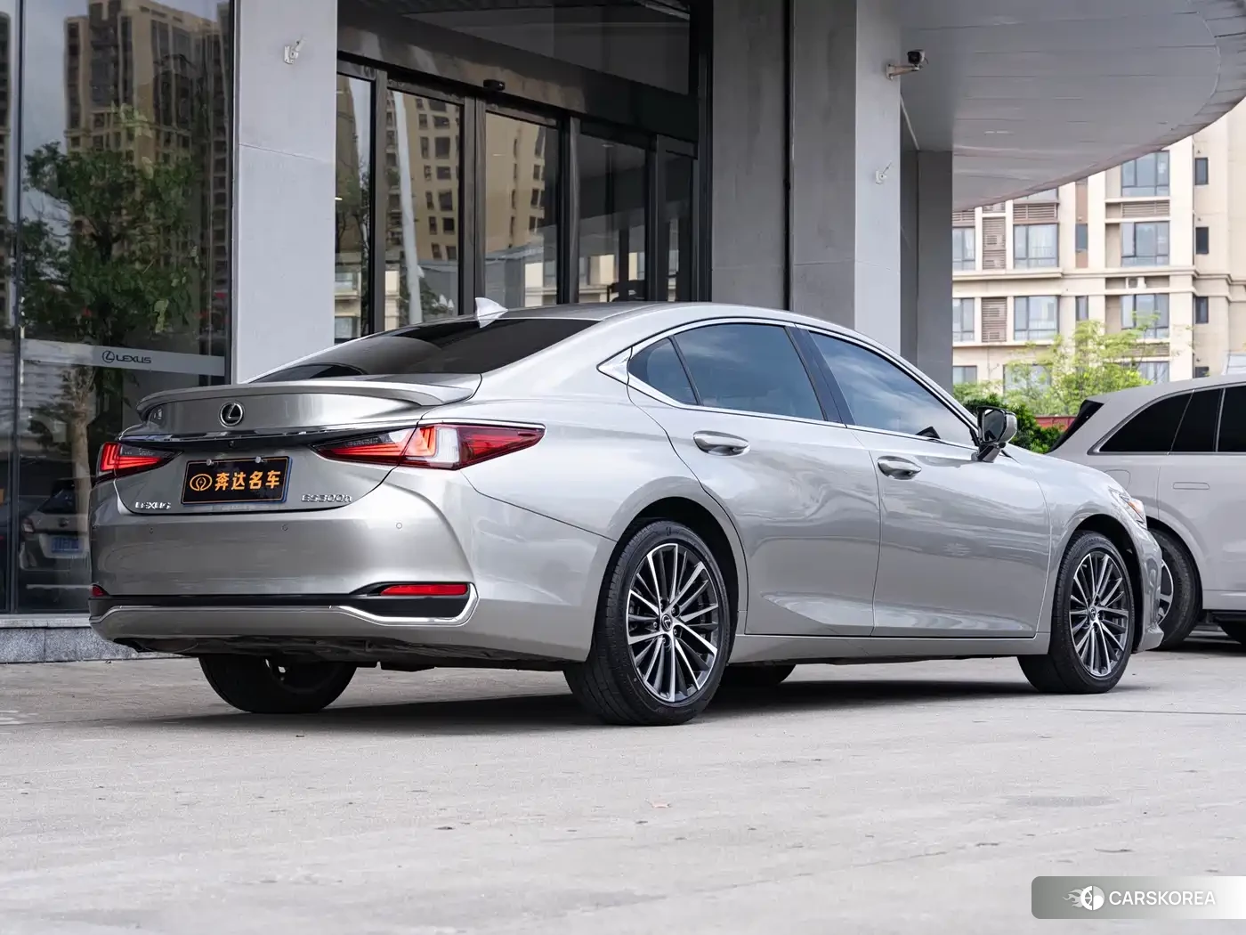 Lexus ES id 4570811 из Китая 7