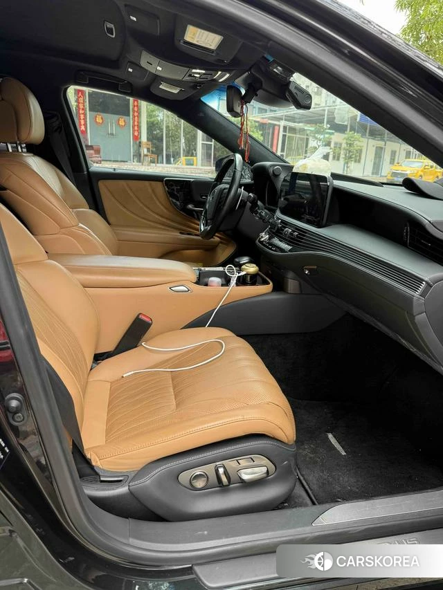 Lexus LS id 4333910 из Китая 7