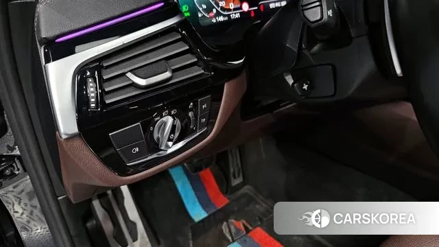 BMW 5 Series (G30) id 3437927 из Кореи 7