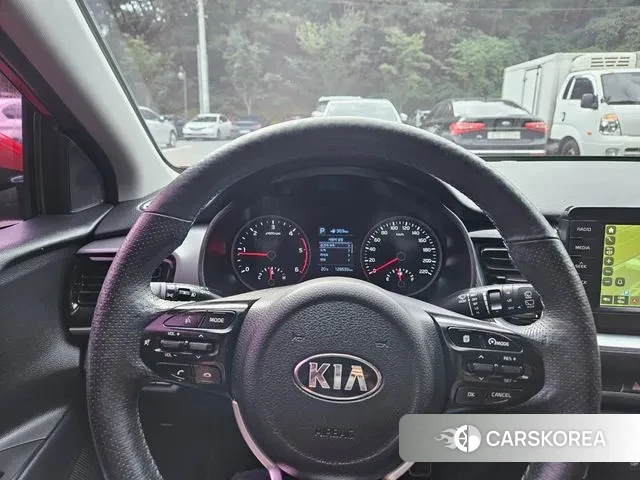 Kia Stonic id 3259612 из Кореи 7