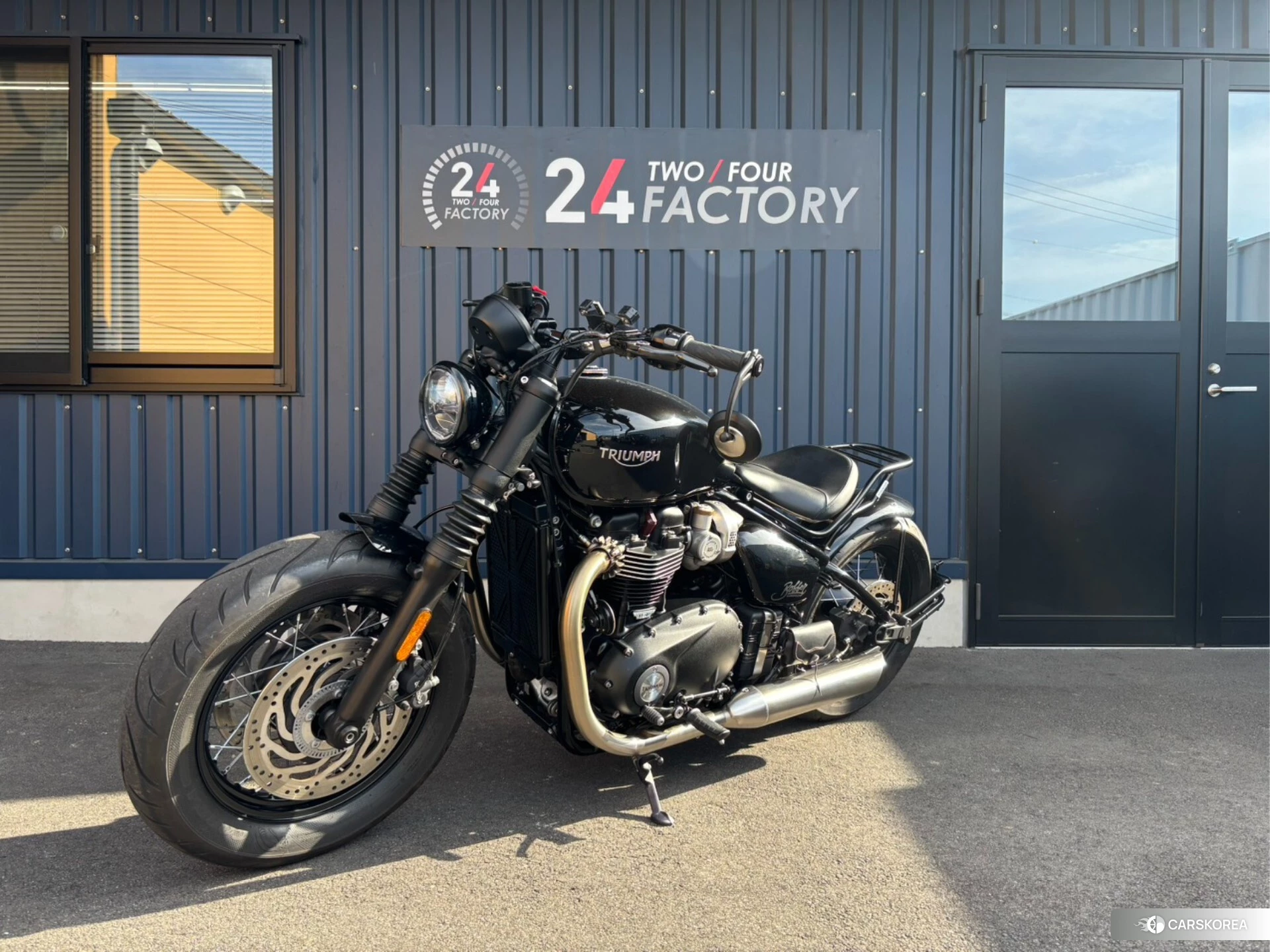 Triumph BONNEVILLE BOBBER id 4352552 из Японии 7