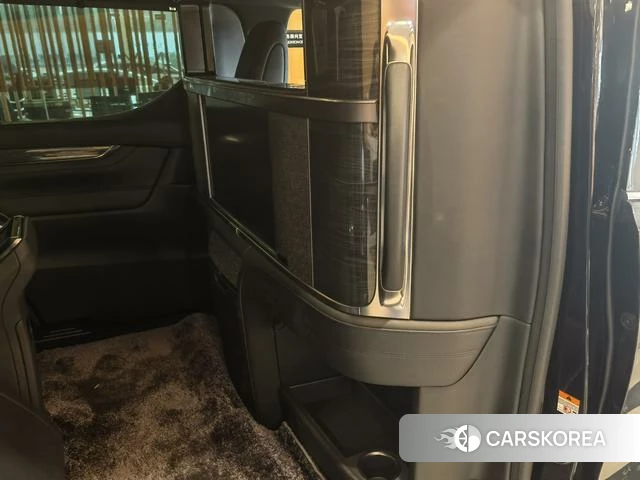Lexus LM id 4259834 из Китая 7