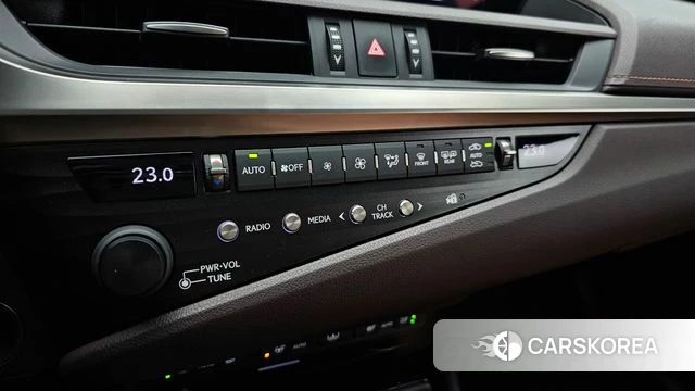 Lexus ES300h 7th generation id 4410703 из Кореи 7