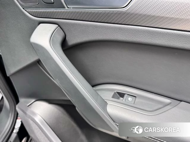 Audi Q5L id 4329241 из Китая 7
