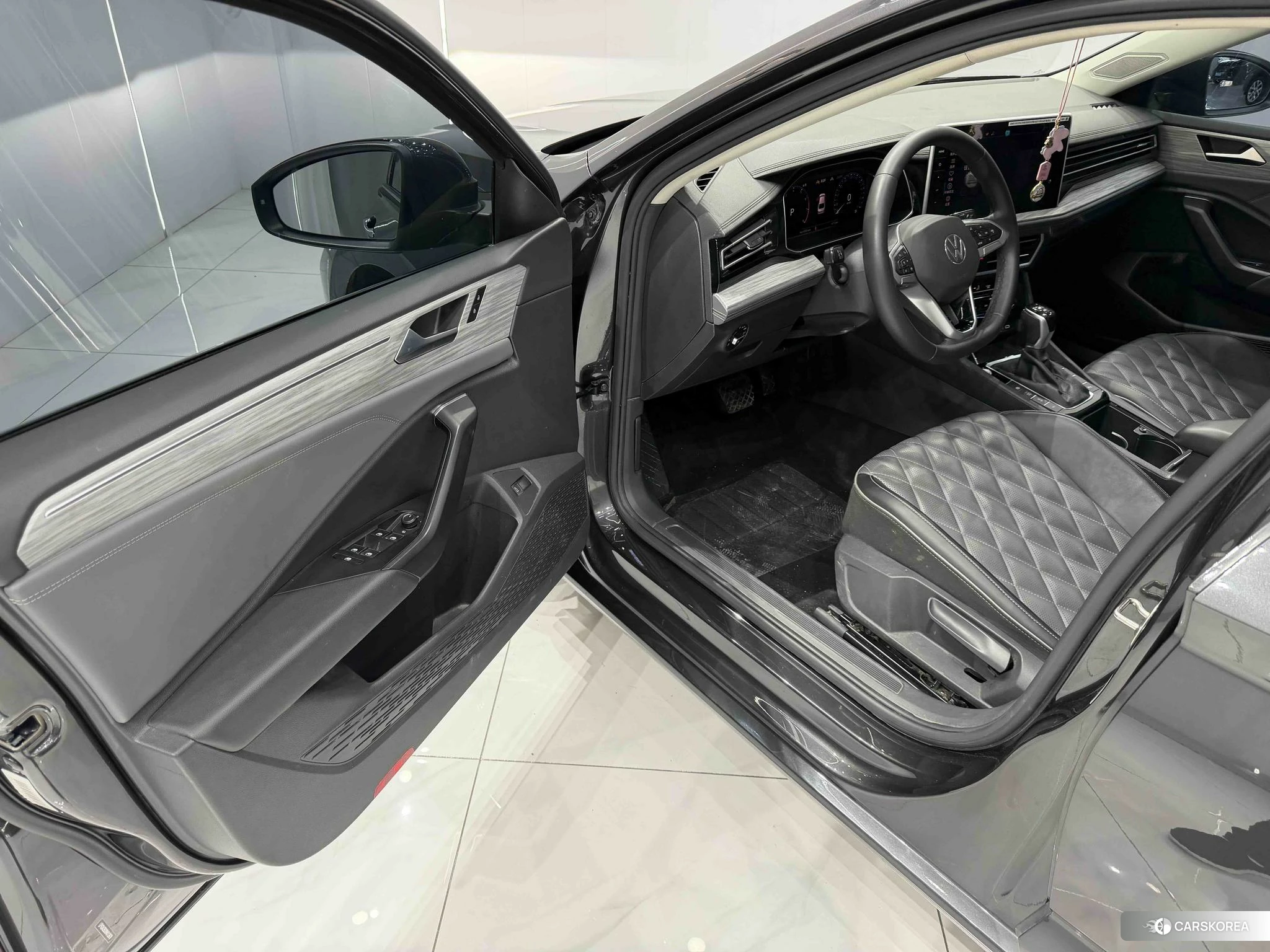 Volkswagen Sagitar id 4486291 из Китая 7