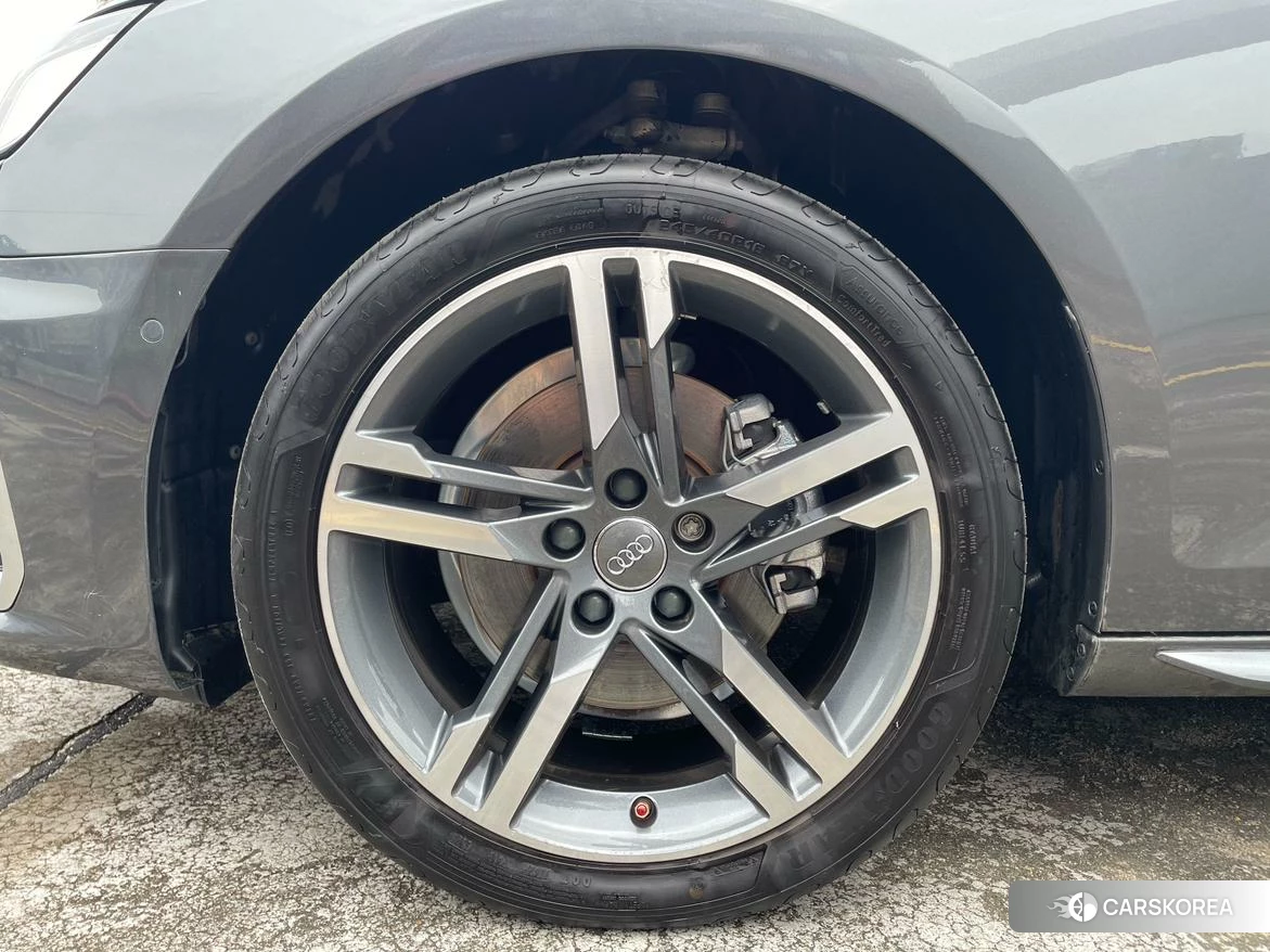 Audi A4L id 4512827 из Китая 7