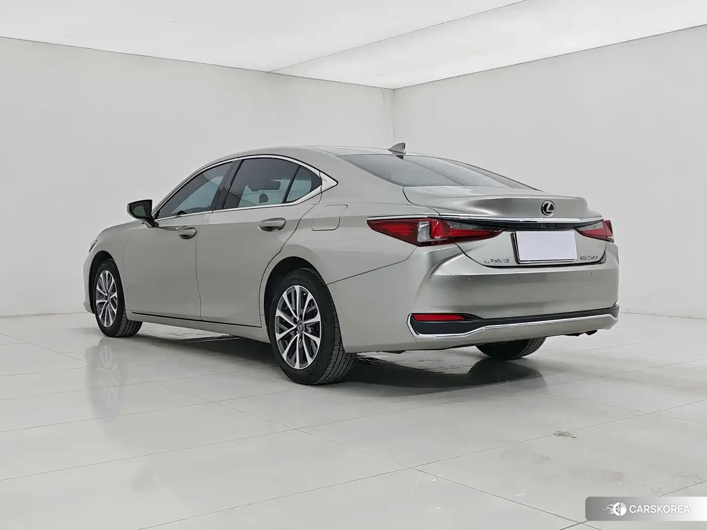 Lexus ES id 4515468 из Китая 7