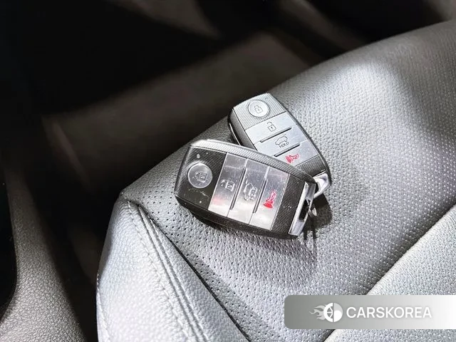 Kia Stonic id 2976376 из Кореи 7