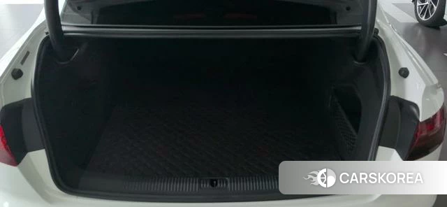 Audi A4L id 4278469 из Китая 7