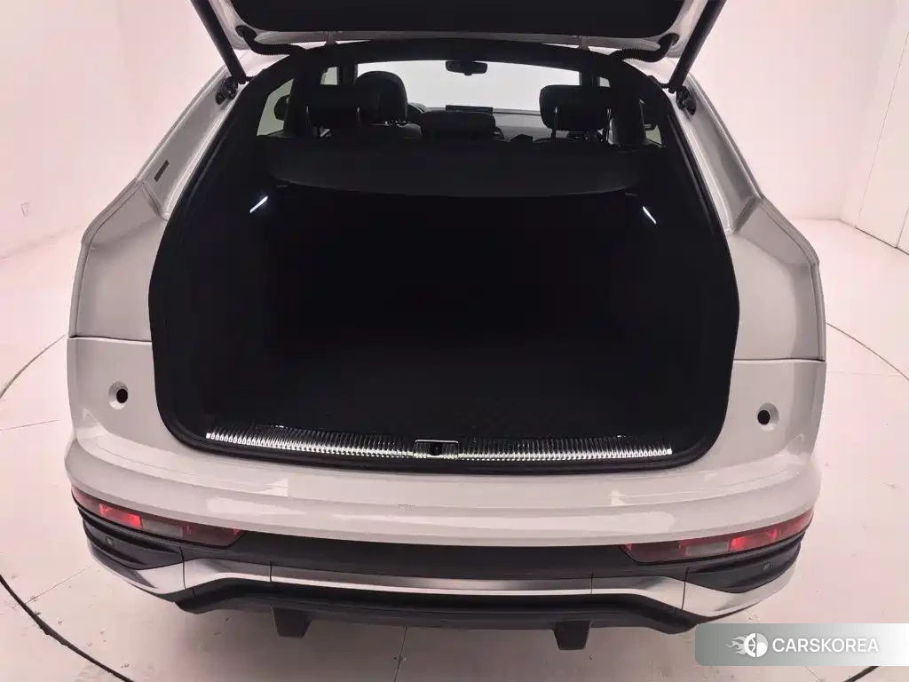 Audi Q5L id 4601792 из Китая 7