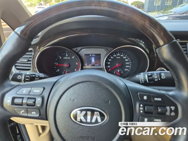 Kia The New Carnival id 2692344 из Кореи 7