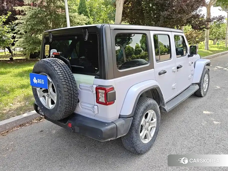 Jeep Wrangler id 4554119 из Китая 7