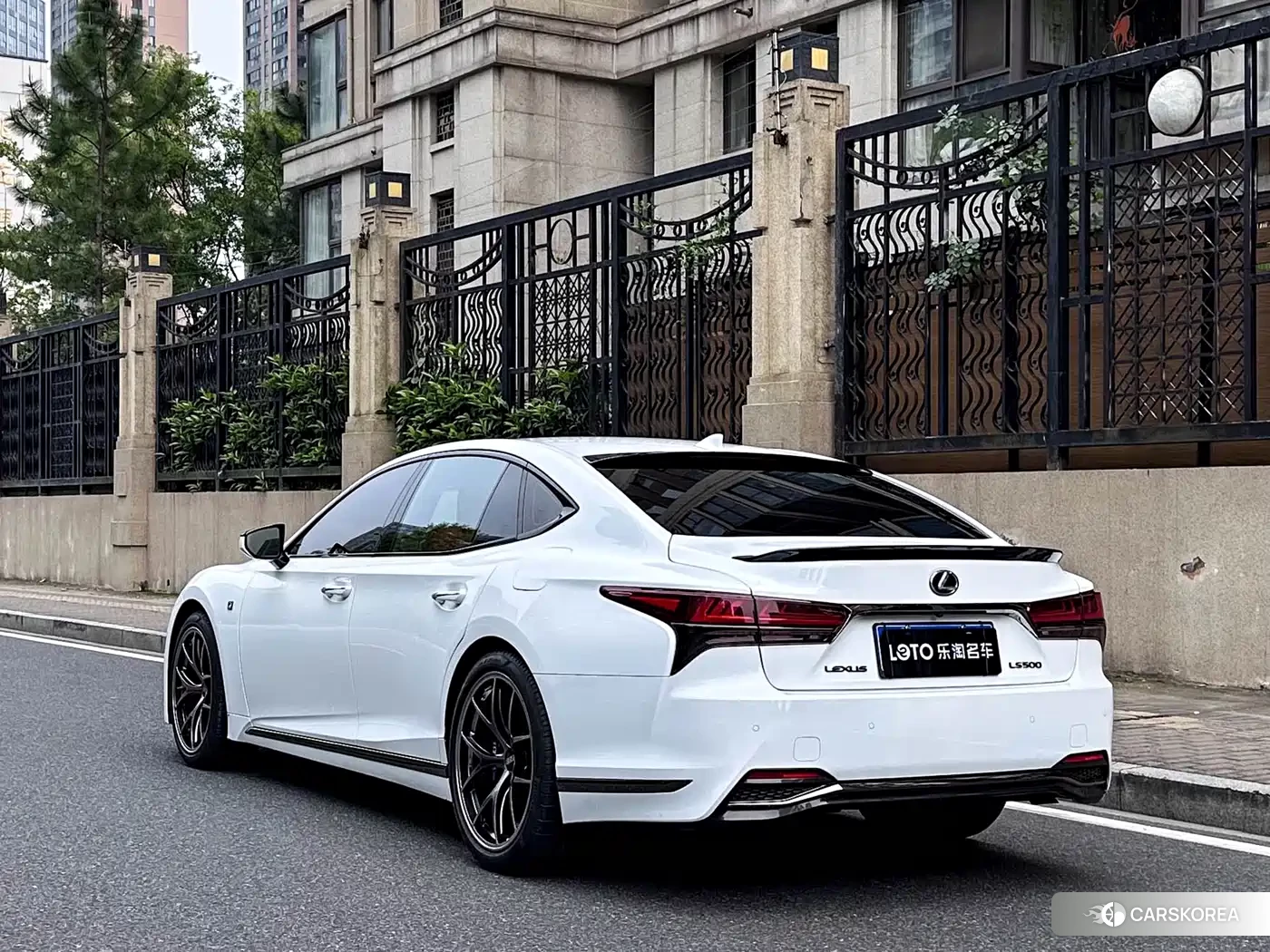 Lexus LS id 4600823 из Китая 7