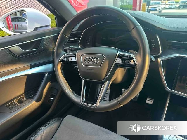 Audi A6L id 3857721 из Китая 7