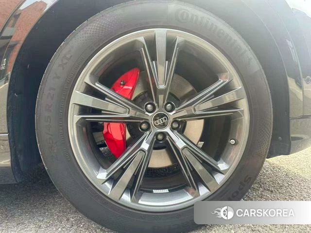 Audi Q8 id 4259104 из Китая 7