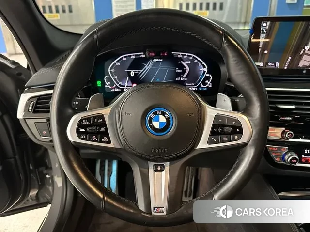 BMW 5 Series (G30) id 3438167 из Кореи 7