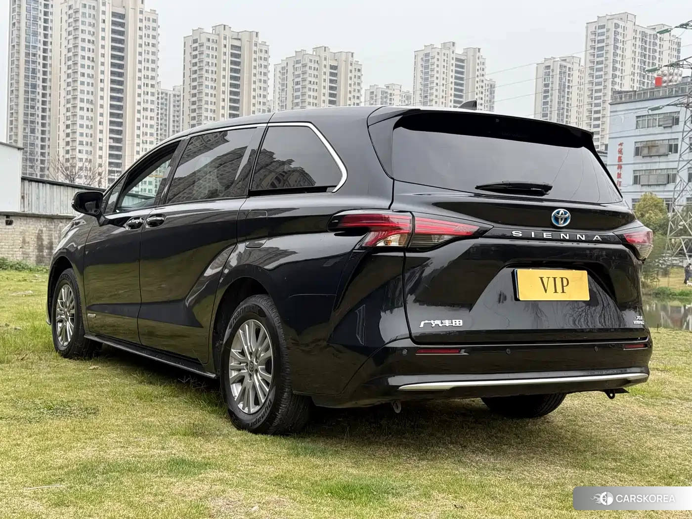 Toyota Sienna id 4577852 из Китая 7