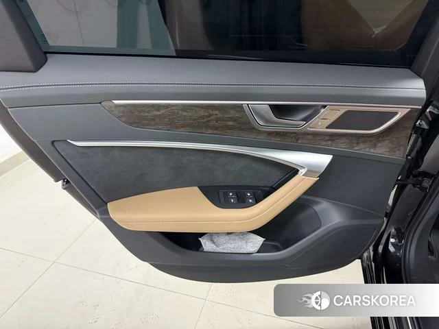 Audi A6L id 4279246 из Китая 7