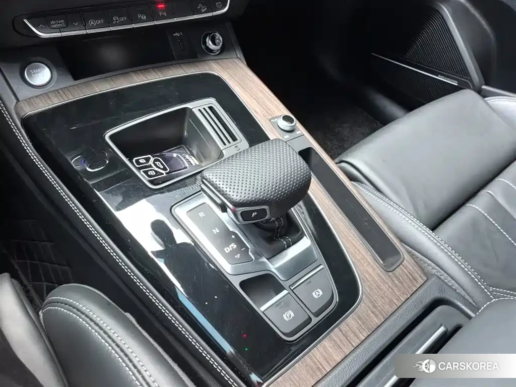 Audi Q5L id 4589106 из Китая 7