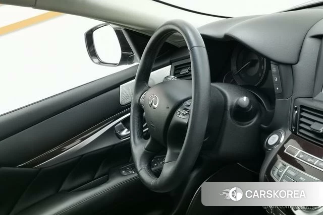 Infiniti Q70 id 4211431 из Китая 7