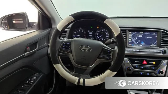 Hyundai Avante AD id 3319640 из Кореи 7