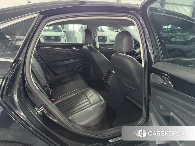 Volkswagen Passat id 4342156 из Китая 7