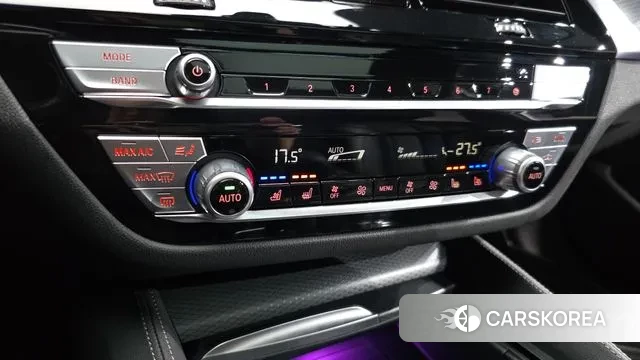 BMW 5 Series (G30) id 3388920 из Кореи 7