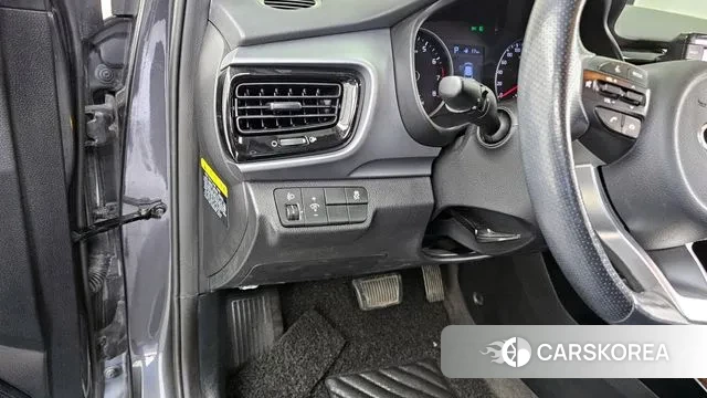 Kia Stonic id 3330108 из Кореи 7