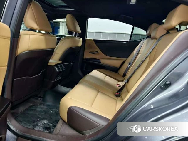 Lexus ES id 4321079 из Китая 7