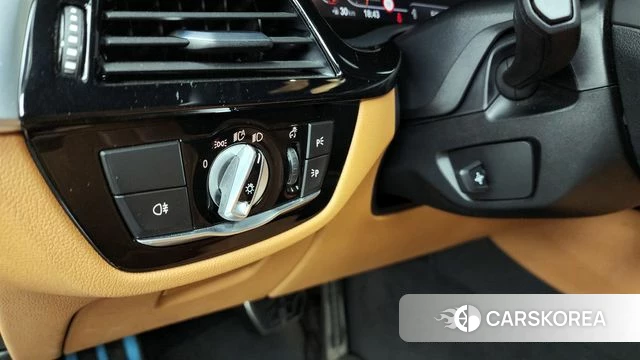 BMW 5 Series (G30) id 3843374 из Кореи 7