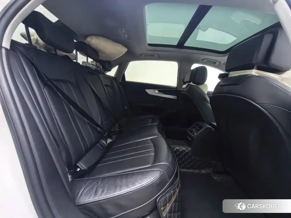 Audi A4L id 4606840 из Китая 7