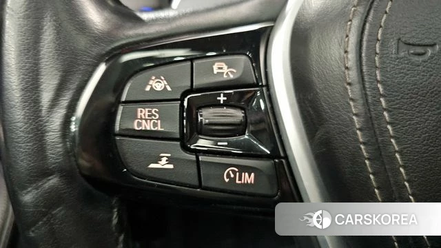 BMW 5 Series (G30) id 3905965 из Кореи 7