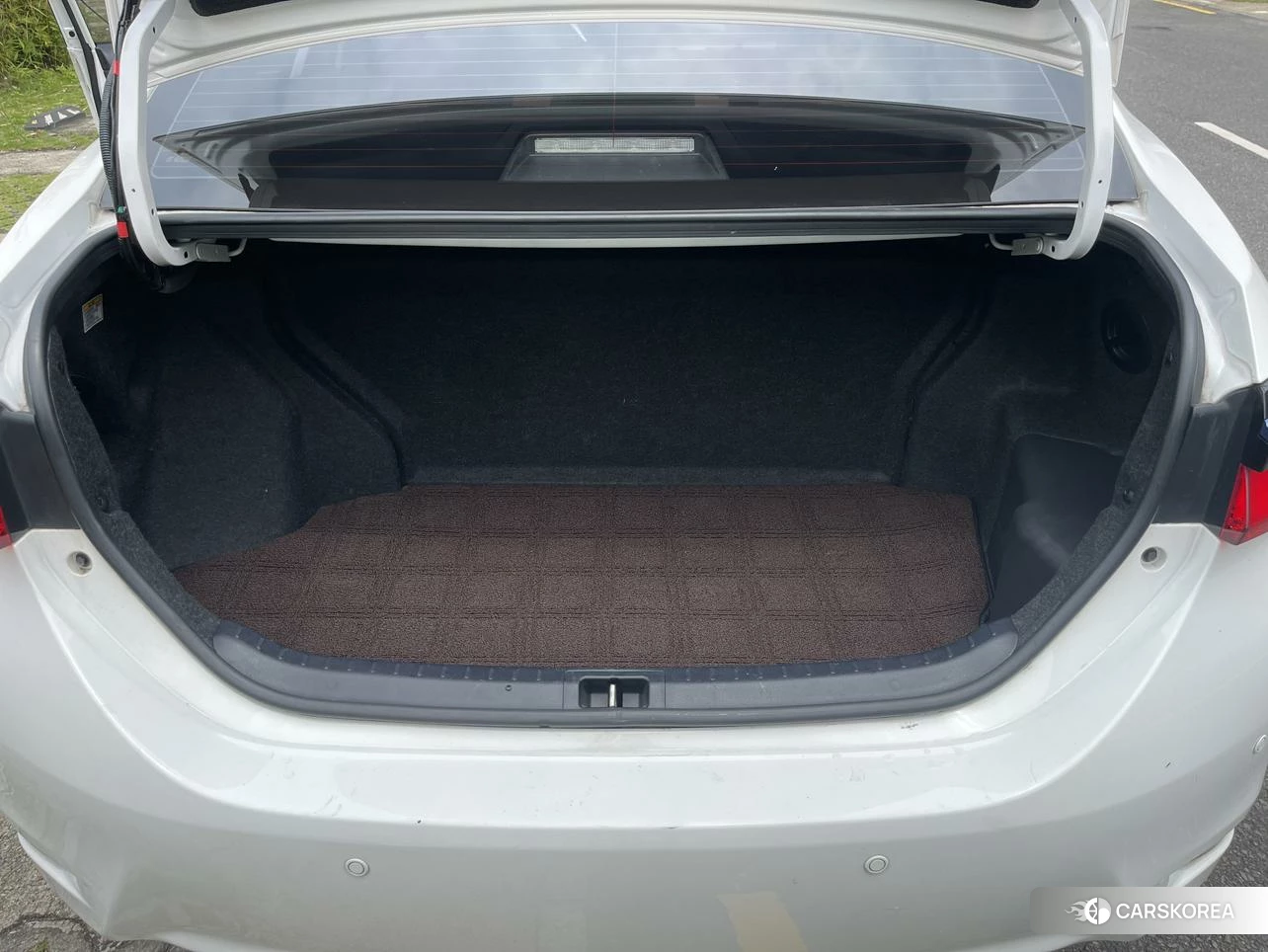 Toyota Corolla dual engine E+ id 4440581 из Китая 7