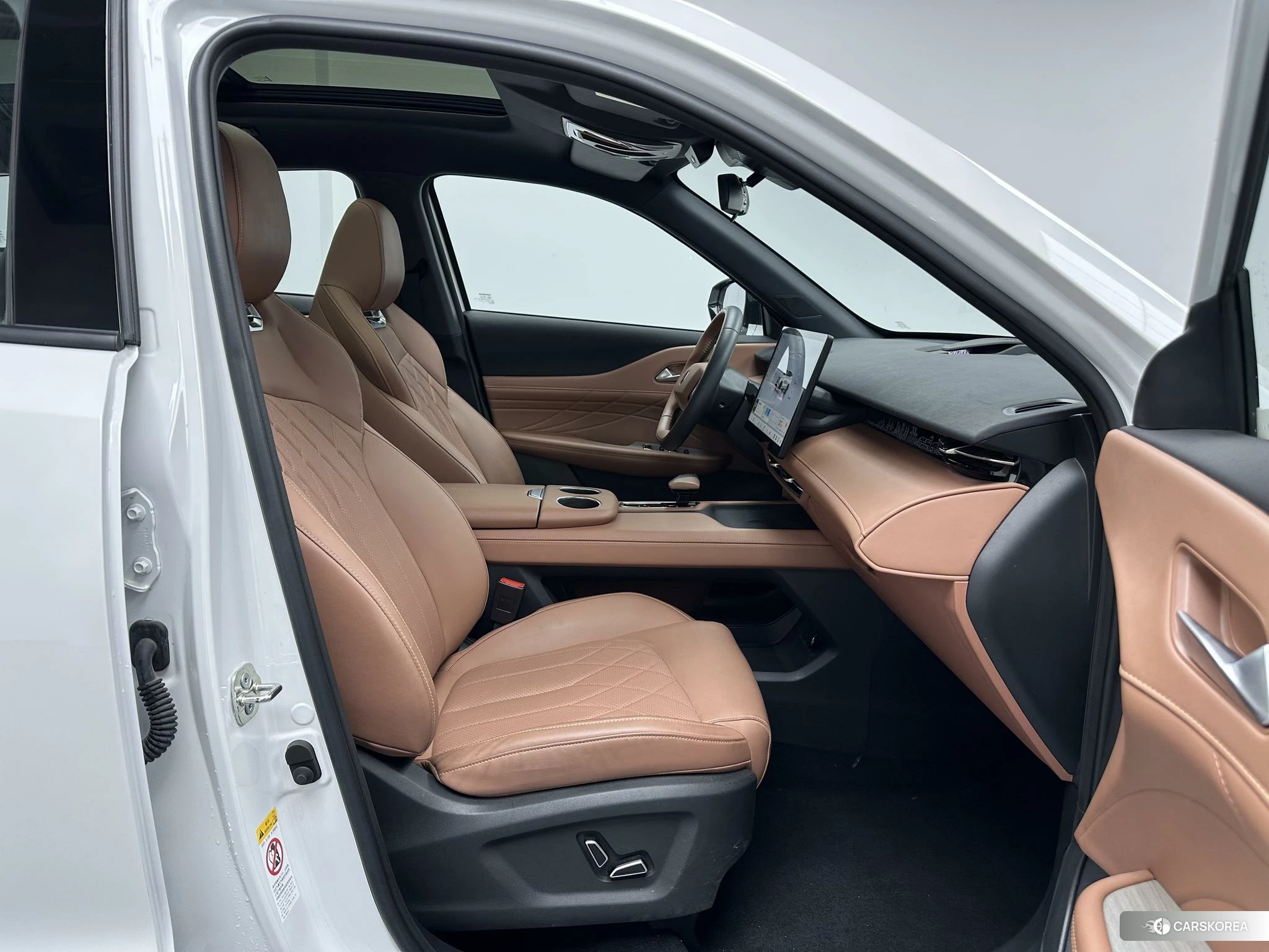 Chang'an UNI-Z PHEV id 4420810 из Китая 7