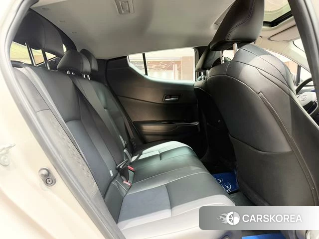 Toyota C-HR id 4262294 из Китая 7