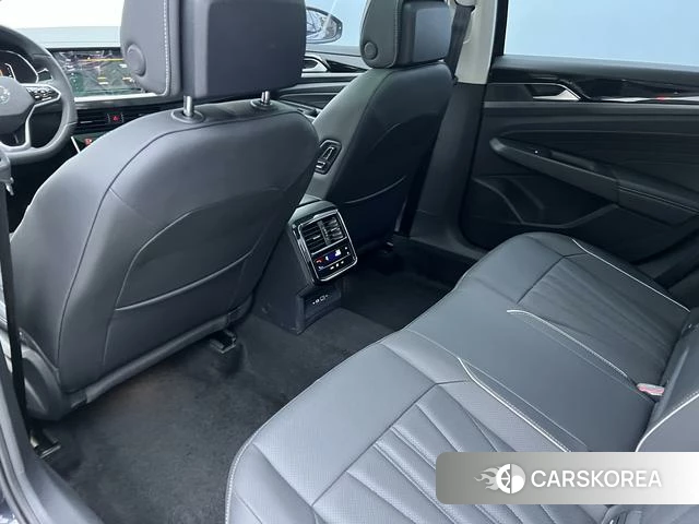 Volkswagen Passat id 4207409 из Китая 7