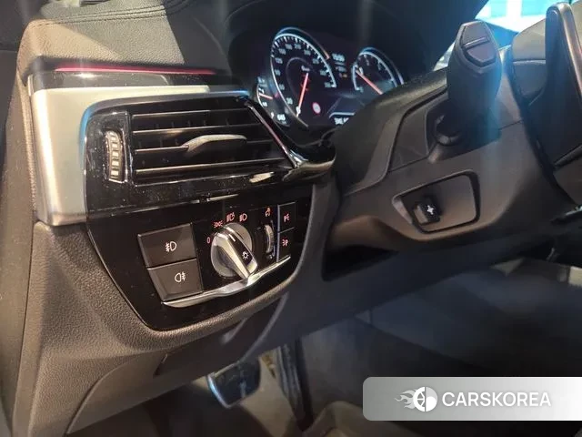 BMW 5 Series (G30) id 3034294 из Кореи 7