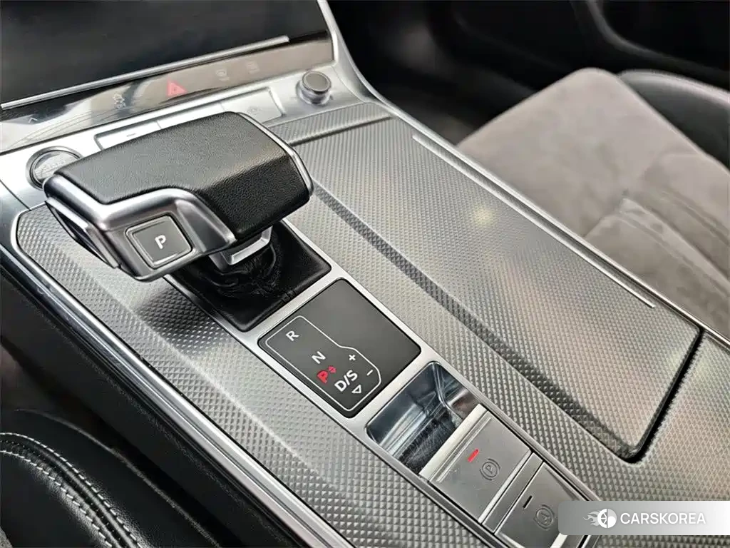 Audi A6L id 4600427 из Китая 7