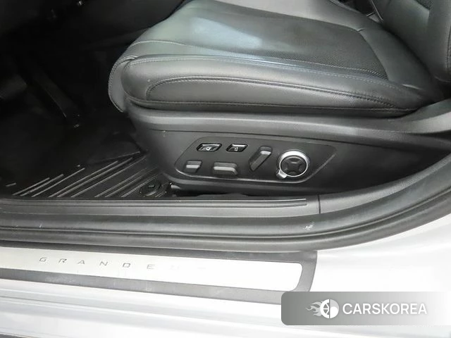 Hyundai Grandeur (GN7) id 4505967 из Кореи 7