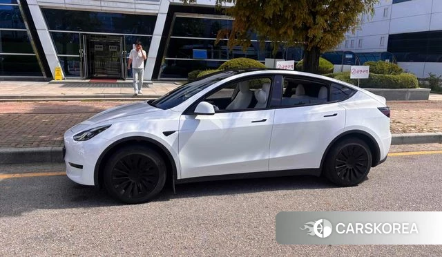 Tesla Model Y id 4768092 из Кореи 7