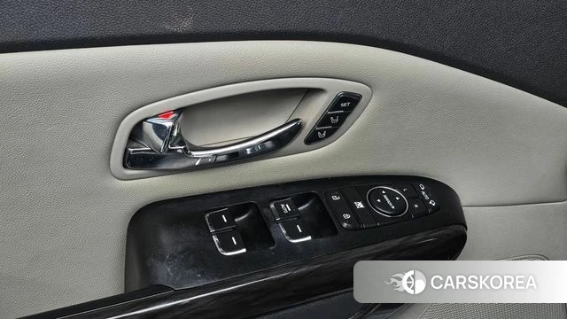 Kia All New Carnival id 4596504 из Кореи 7