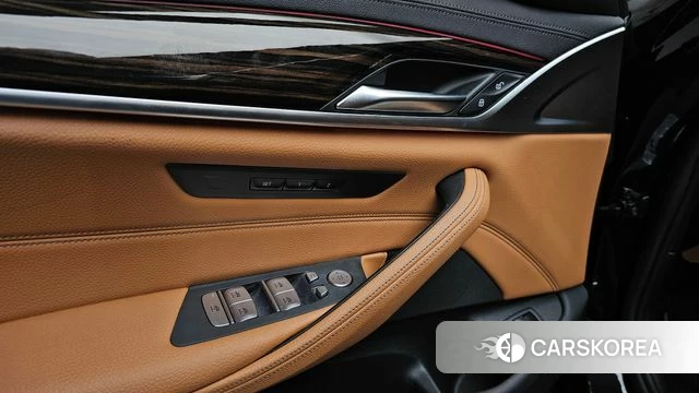 BMW 5 Series (G30) id 3923496 из Кореи 7