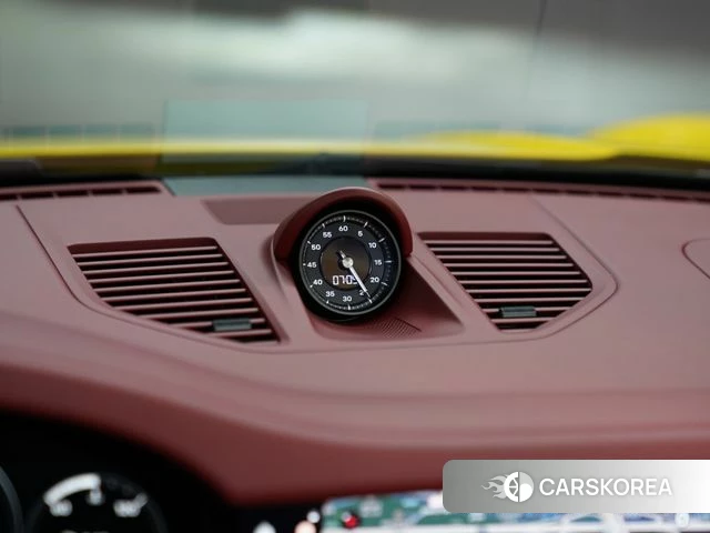 Porsche 911(992) id 4613039 из Кореи 7
